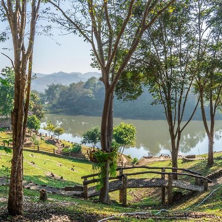 Nan Waterside Hong Bon Nern Bed & Breakfast Bagian luar foto
