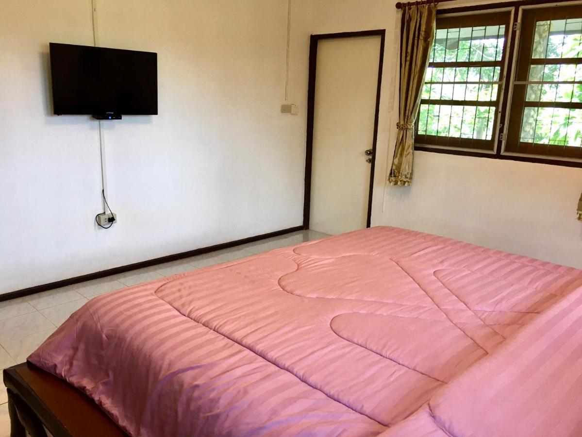 Nan Waterside Hong Bon Nern Bed & Breakfast Bagian luar foto