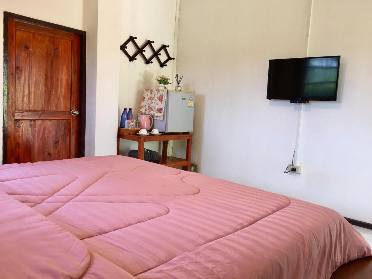 Nan Waterside Hong Bon Nern Bed & Breakfast Bagian luar foto