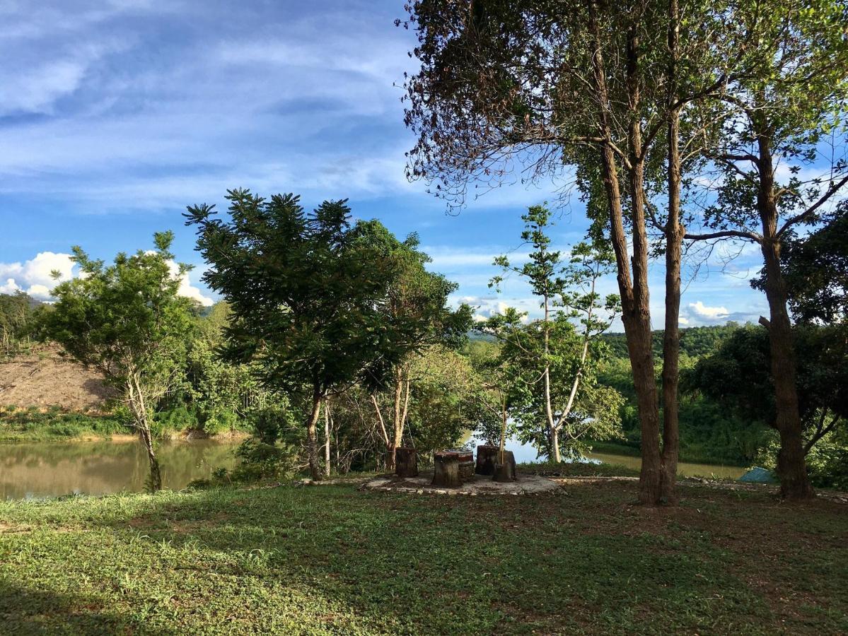 Nan Waterside Hong Bon Nern Bed & Breakfast Bagian luar foto