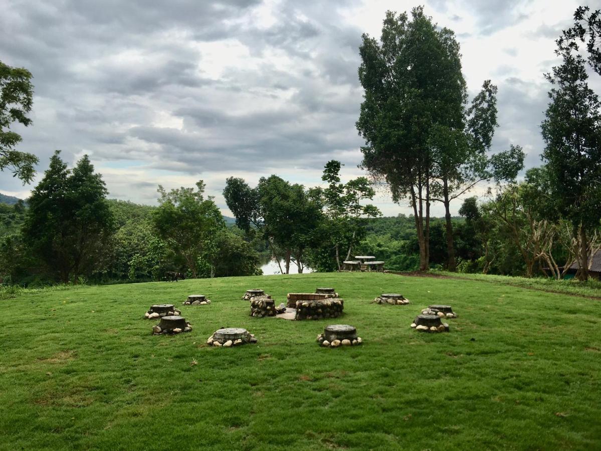 Nan Waterside Hong Bon Nern Bed & Breakfast Bagian luar foto