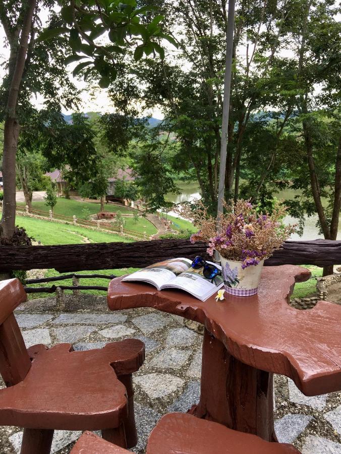 Nan Waterside Hong Bon Nern Bed & Breakfast Bagian luar foto