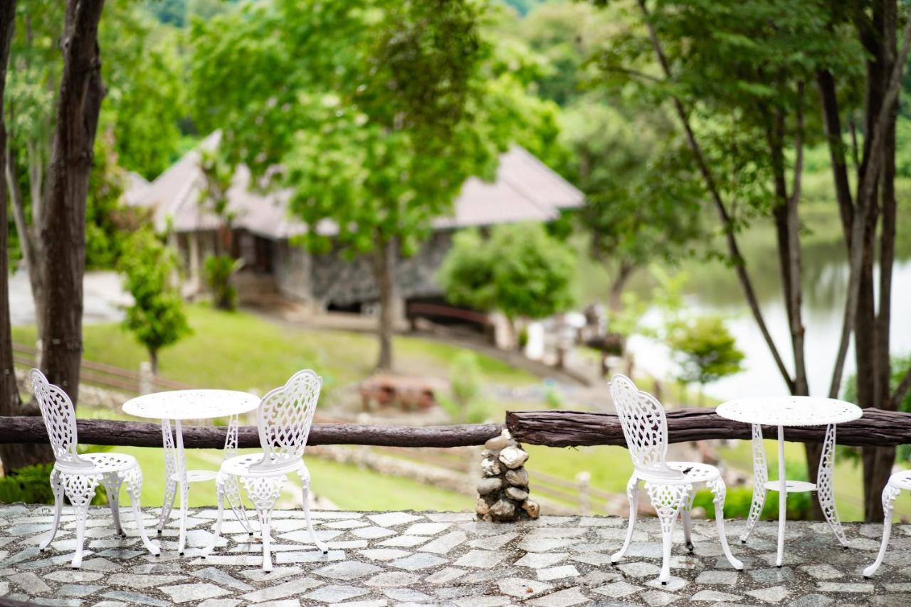 Nan Waterside Hong Bon Nern Bed & Breakfast Bagian luar foto