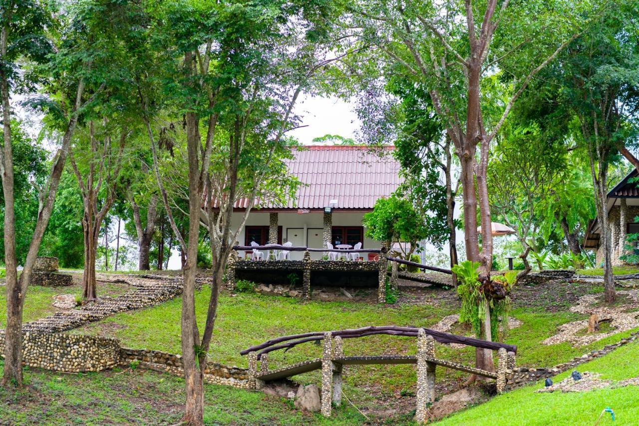 Nan Waterside Hong Bon Nern Bed & Breakfast Bagian luar foto
