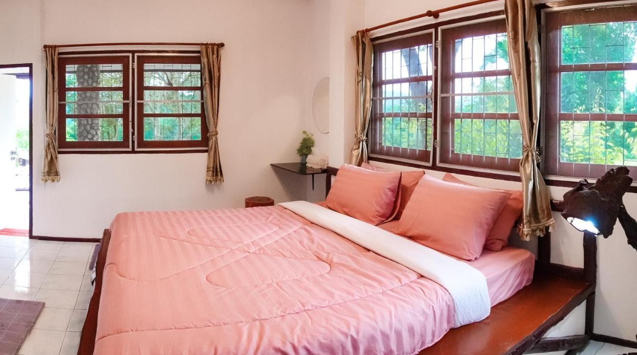 Nan Waterside Hong Bon Nern Bed & Breakfast Bagian luar foto
